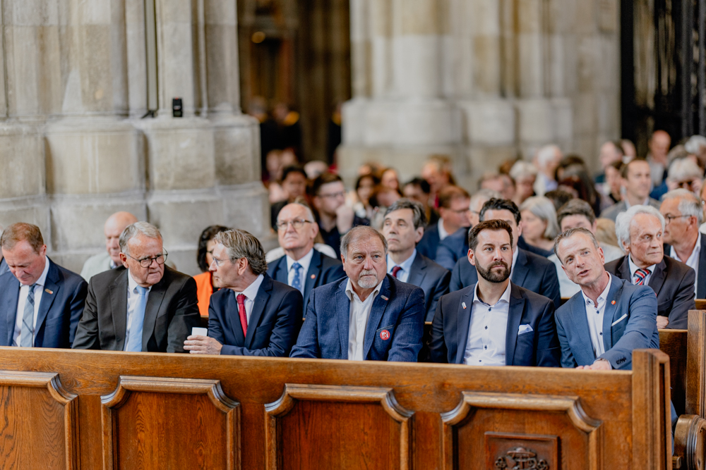Sportunion feiert 80-jähriges Bestehen mit Festmesse im Stephansdom / Matthias Streibel Sportunion feiert 80-jähriges Bestehen mit Festmesse im Stephansdom